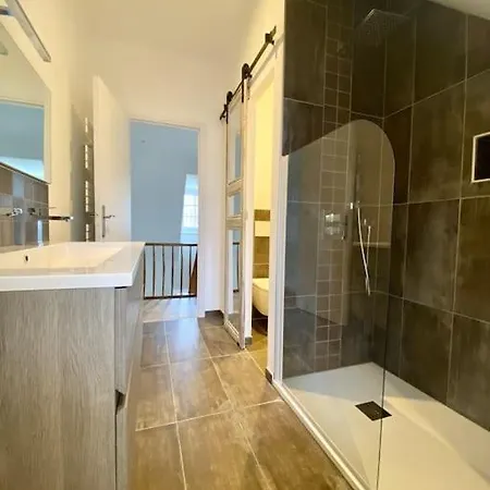 Ξενοδοχείο Maison Familiale Renovee Avec Jardin Bagnères-de-Luchon